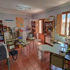 Colegio para niños y escuela de adultos