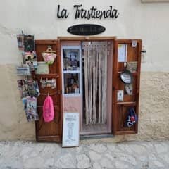 Tiendas de comestibles y recuerdos